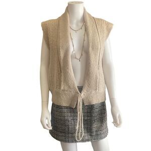 Woman’s Plaid Wool Blend Skirt Outfit. Size Medium.